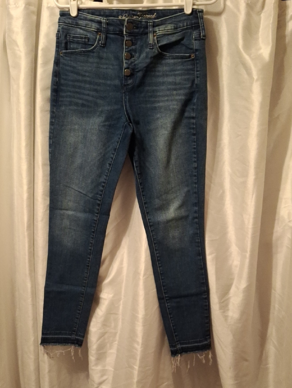 Universal Thread Mid-Rise Blue Skinny Jeans with Button Fly